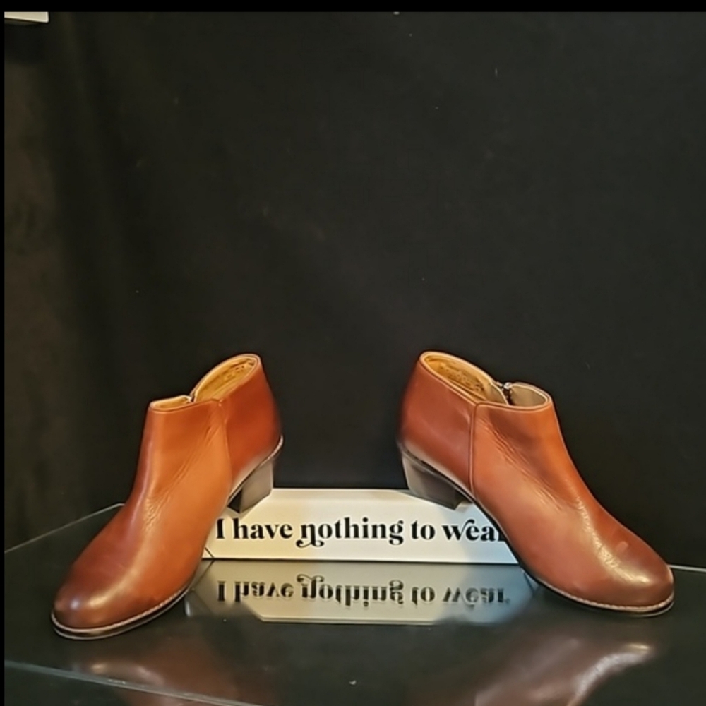 Vionic Brown Leather Ankle Booties